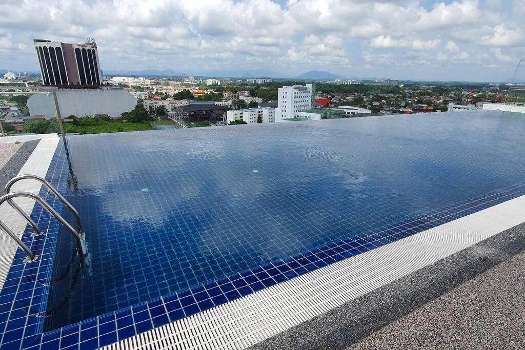 Kozi Square New Sgh Cozy Home Lv7B Kuching Exteriör bild