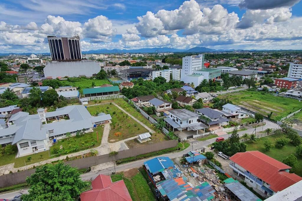 Kozi Square New Sgh Cozy Home Lv7B Kuching Exteriör bild